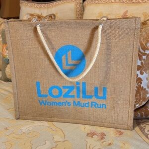 Lozilu women’s mud run reusable straw tote.